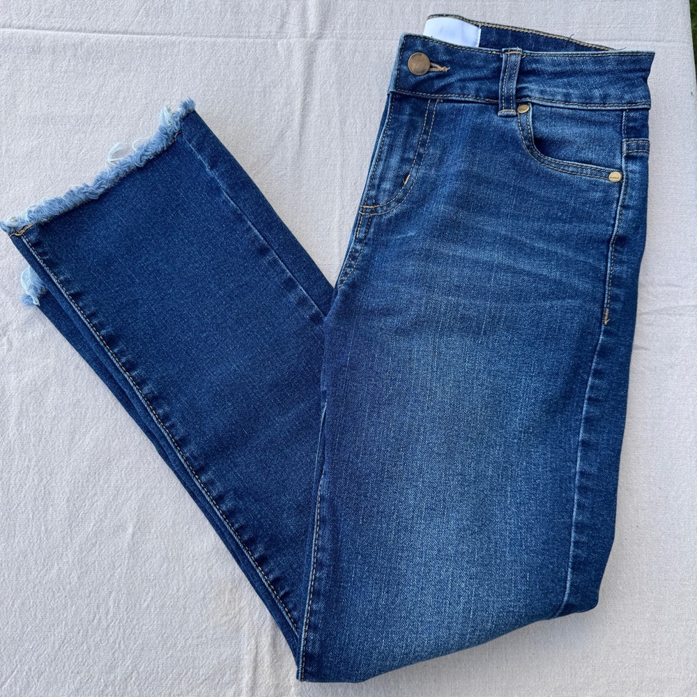 Frayed Hem Blue Women's Cropped Jeans
